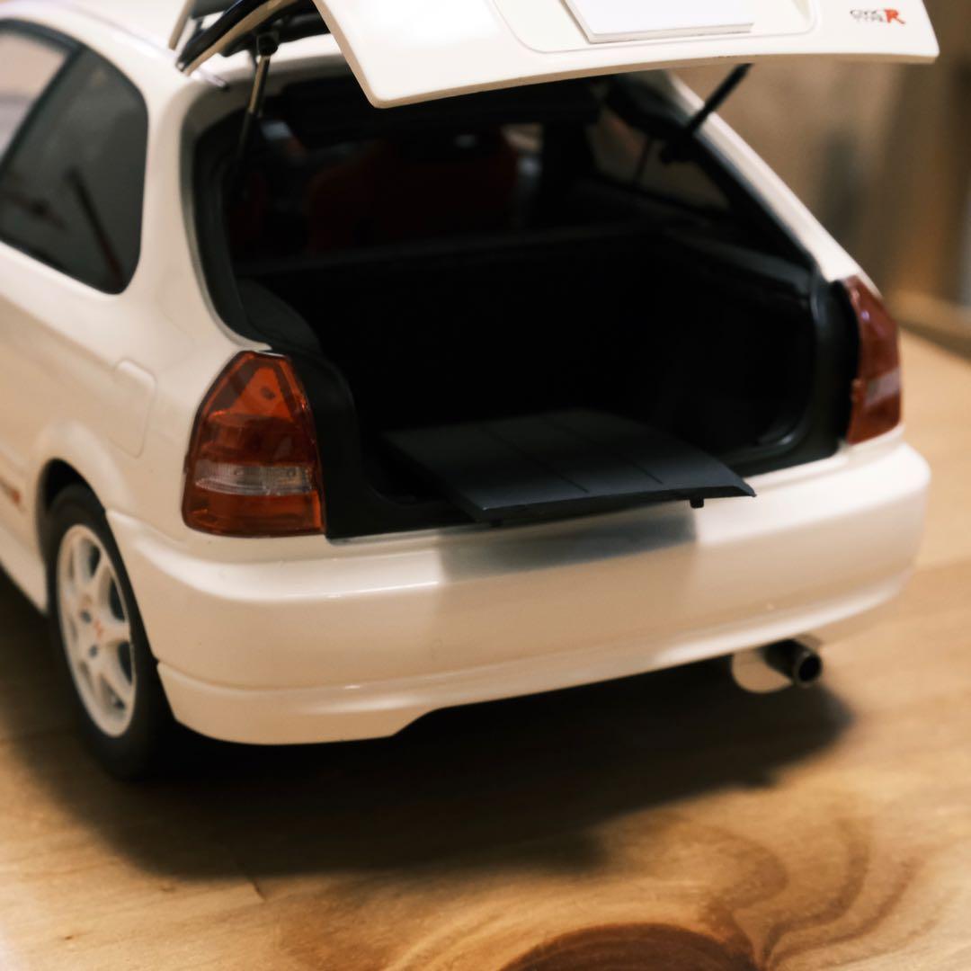 ミニカー Motorhelix 1/18 Honda civic type R (ek9)