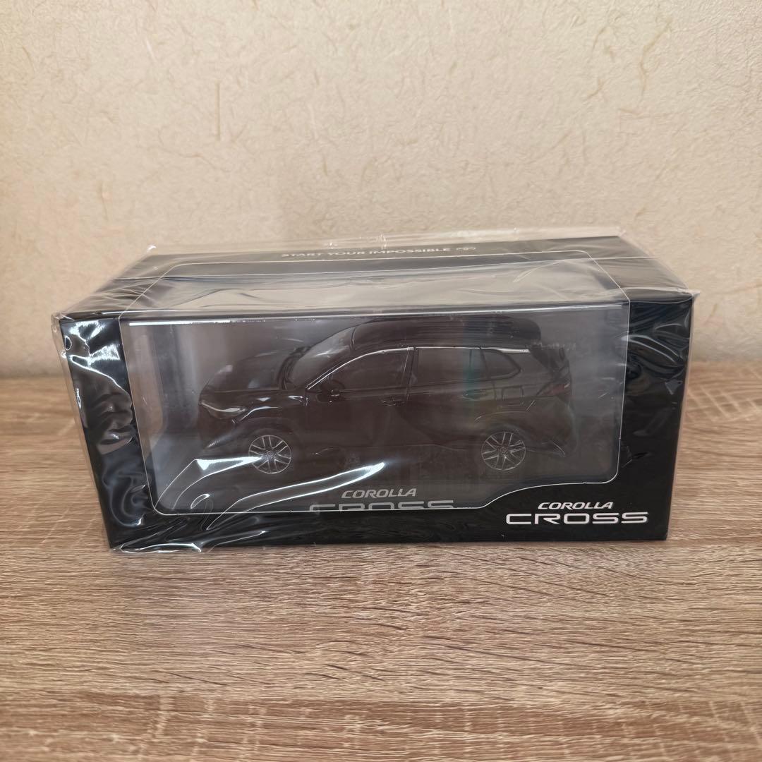 【非売品】トヨタ 新型カローラクロス ブラックマイカ 1/30ミニカー