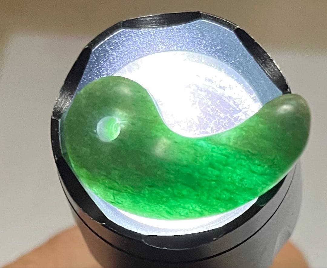 翡翠勾玉 9g