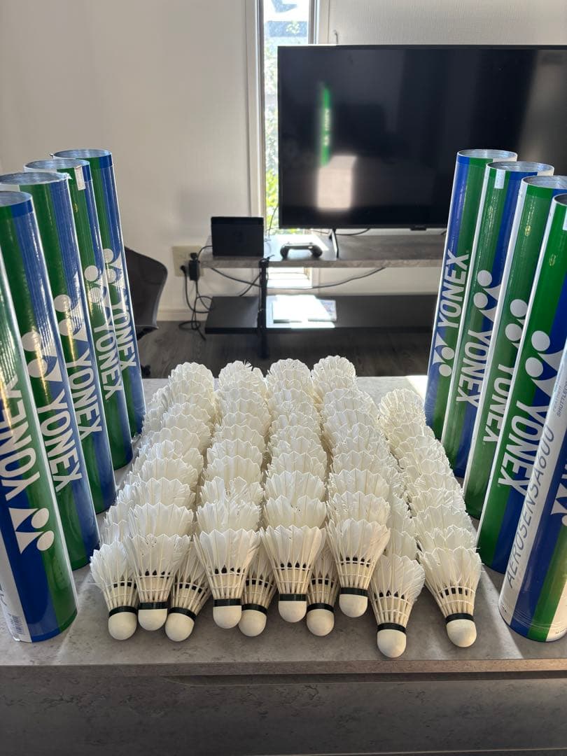 YONEX バドミント（ノックシャトル）エアロセンサ700