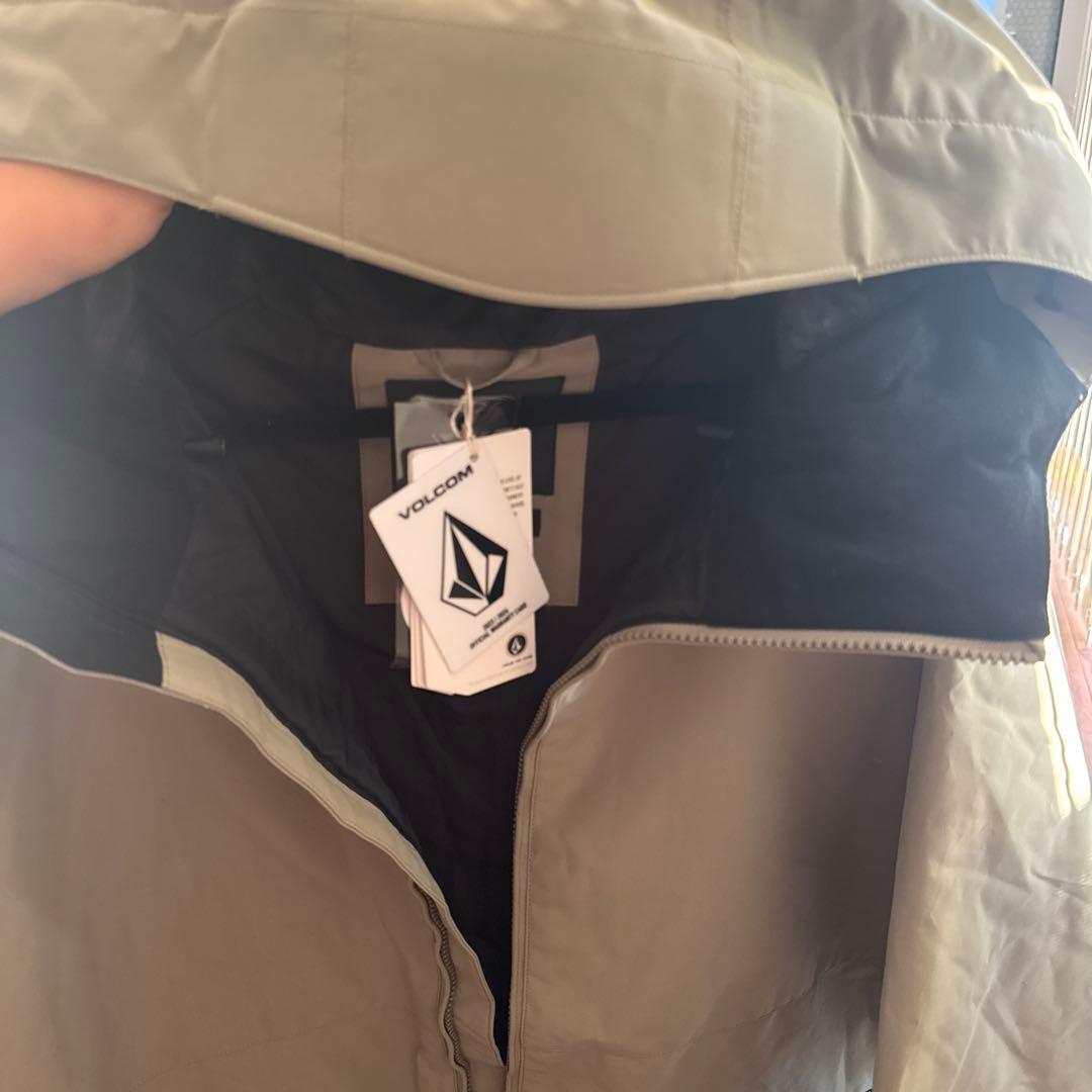 VOLCOM （ボルコム）のスノーボードジャケット」
