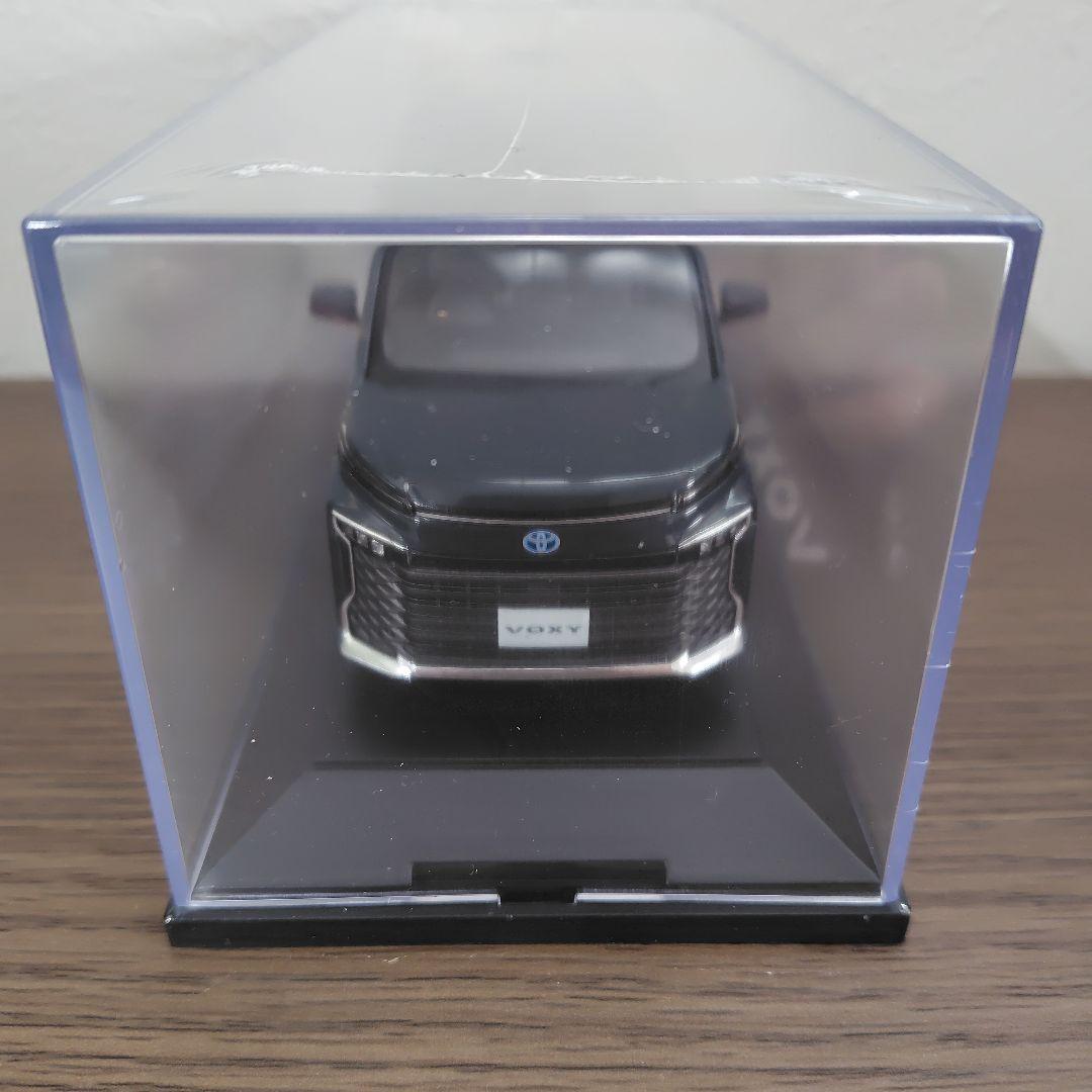 トヨタ　ヴォクシー　VOXY　1/30　スケール　ダイキャスト　 マッシブグレー