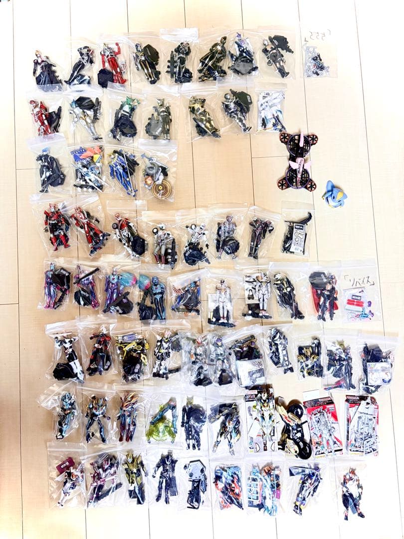 【ジャンク品扱い】装動& SO-DO CHRONICLE 約60体まとめ売り