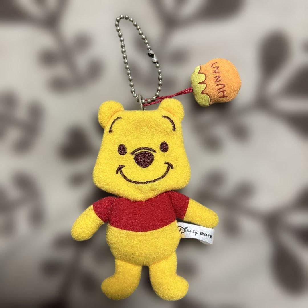 pooh プーさん　キーホルダー　ディズニーストア　Disney レトロ
