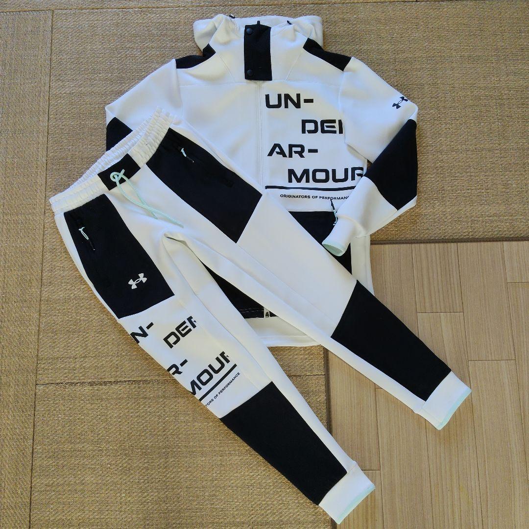 Under Armour ハイブリッドニットジャージセットアップ　ホワイト