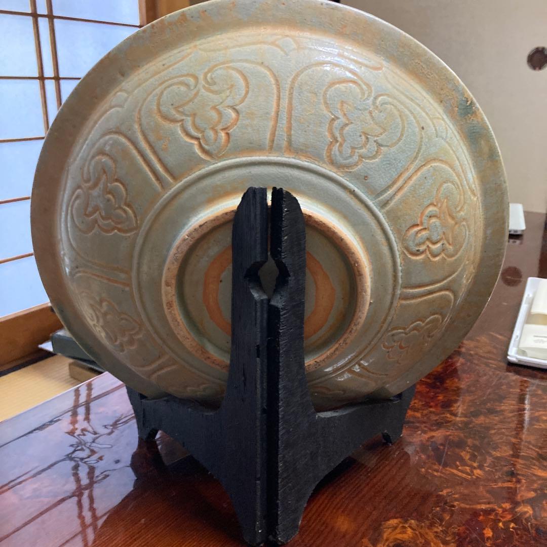 陶器製浮彫鹿デザイン平皿
