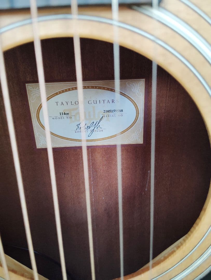 Taylor エレアコ 114ce