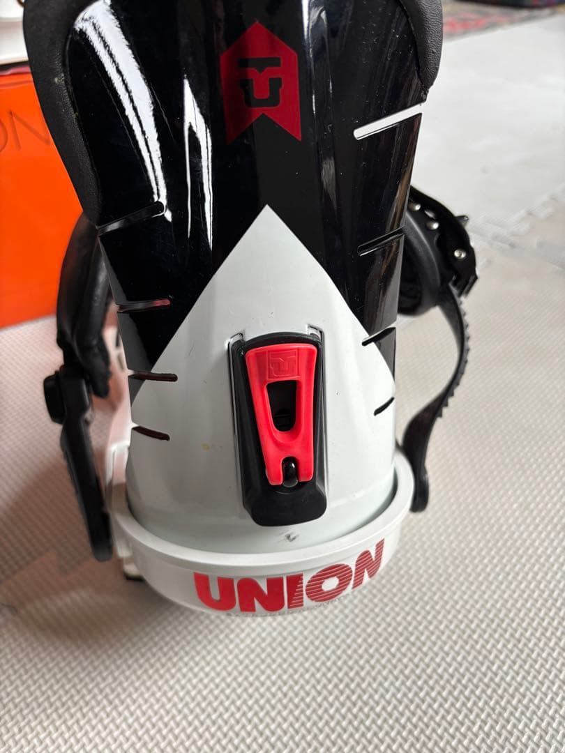 UNION スノーボードビンディング ブラック/レッド大幅値下げ