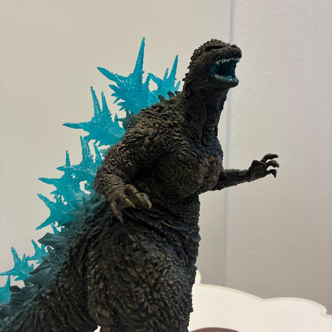 人*）様 ゴジラフィギュア 青い発光エフェクト