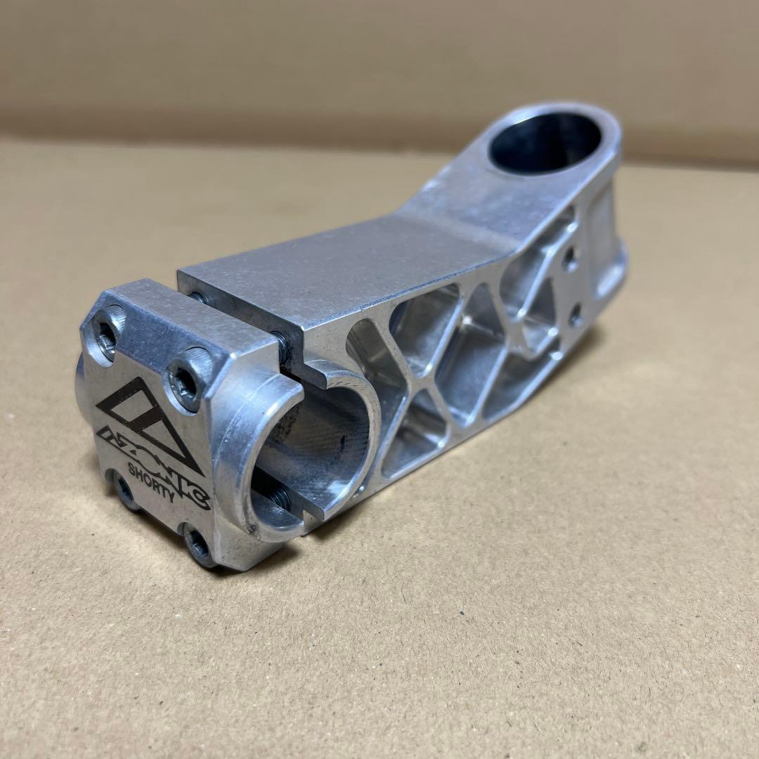 AZONIC SHORTY ステム シルバー　110mm アップライズ