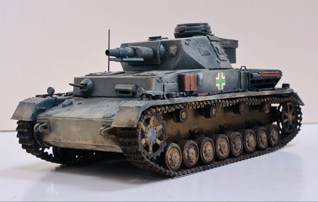 ハンガリー　IV号戦車F型　タミヤ　1/35 完成品　模型　プラモデル