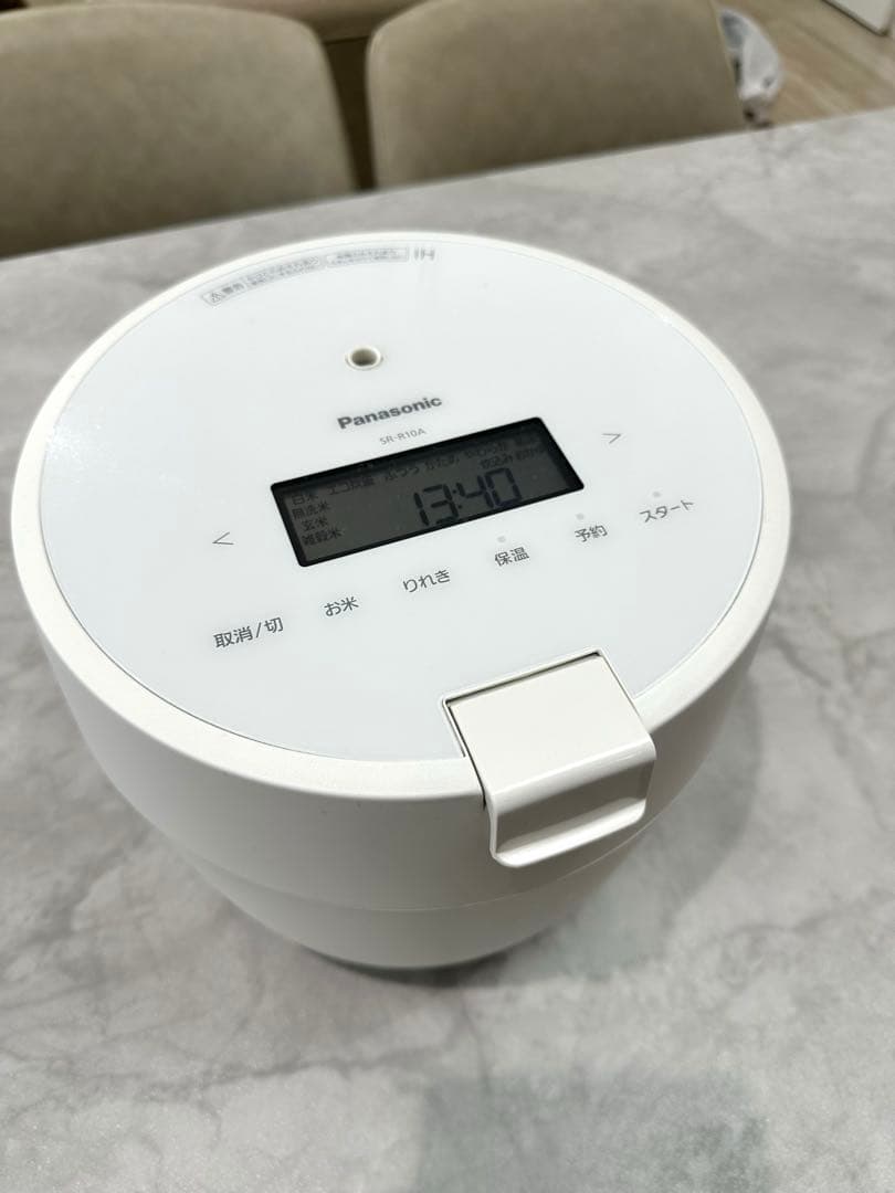 Len様　Panasonic ホワイト炊飯器　SR-R10A