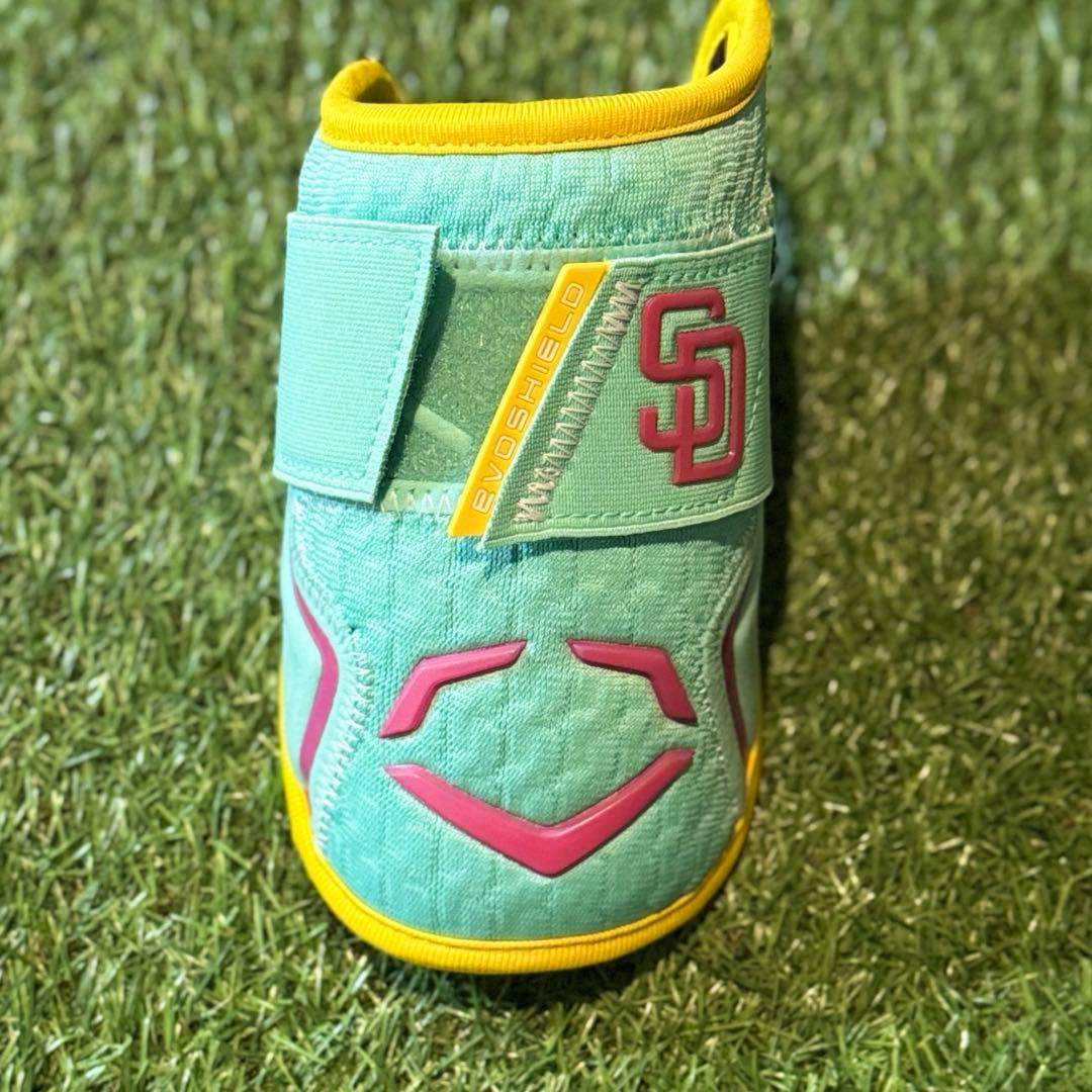 EvoShield エルボーガード Padres