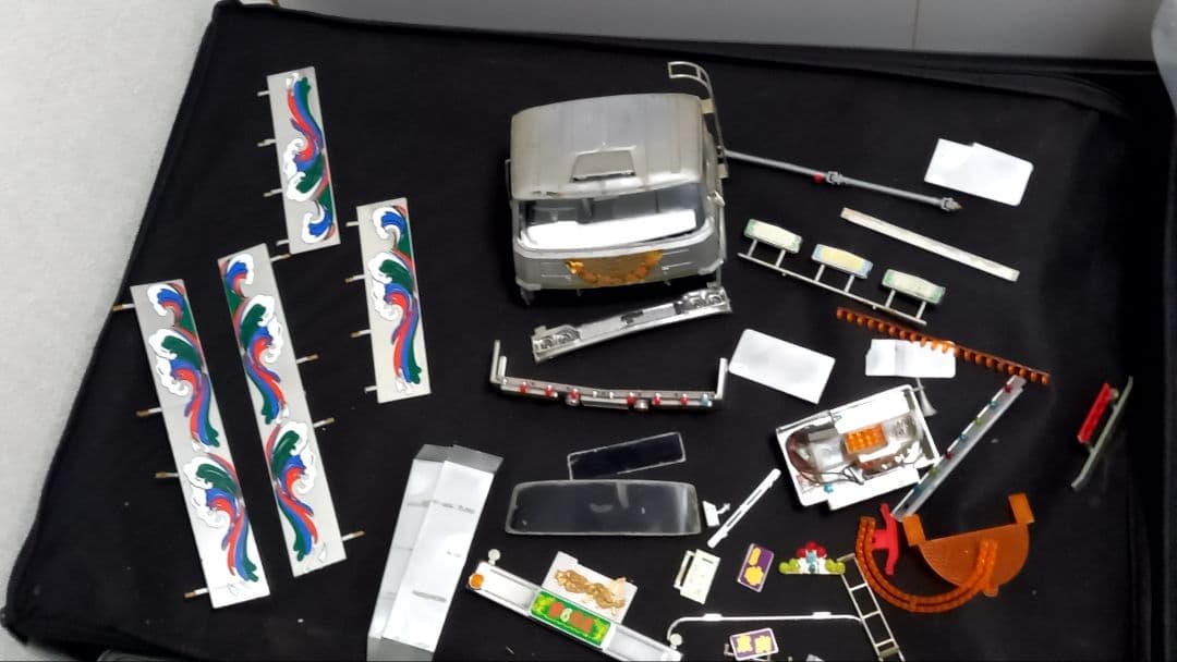 【kanto2020さま専用】デコトラ　ジャンク品、パーツ・ステッカー詰め合わせ