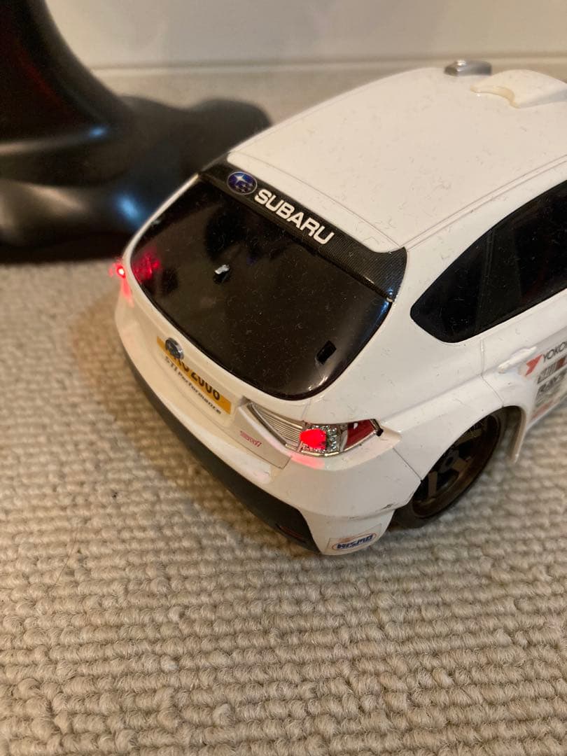 SUBARU AWD ラジコンカー LEDライト付き