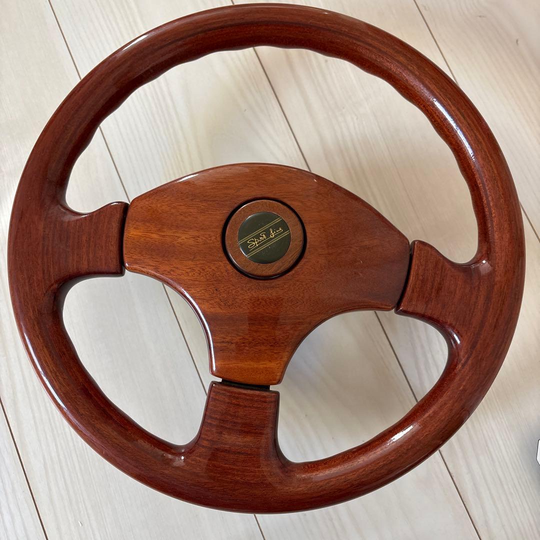 車のハンドル