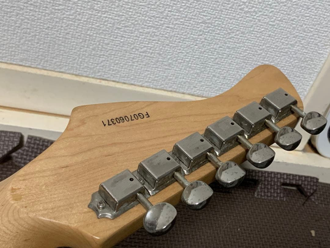 フェルナンデス FERNANDES ストラトキャスターモデル LE-1Z SSH