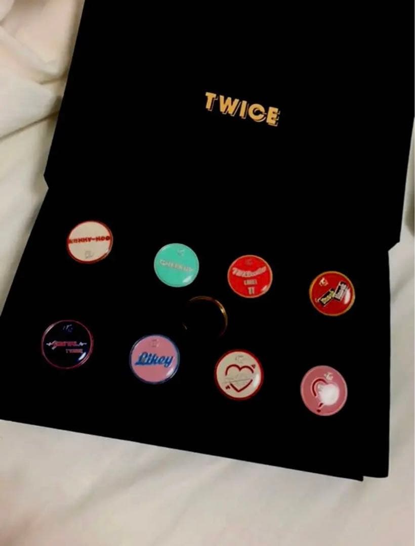 【入手困難】 TWICE タイトル曲　バッチコンプリート