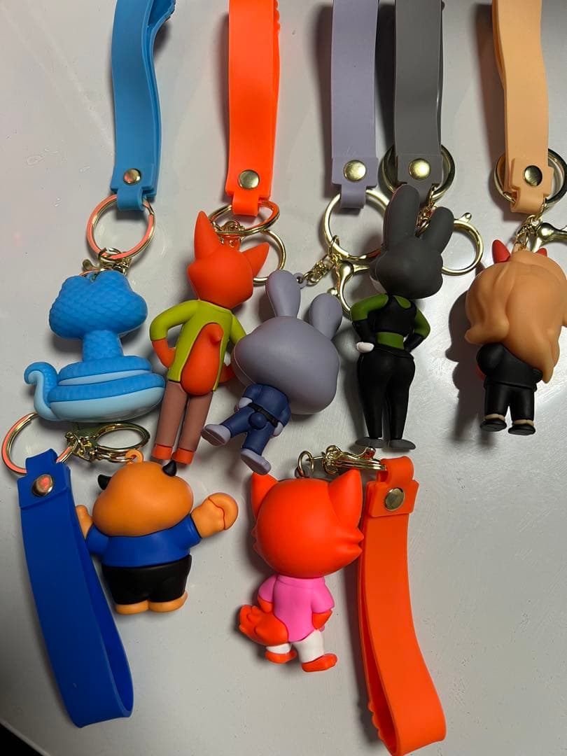 新品　全７種　ズートピア キーホルダー ストラップ