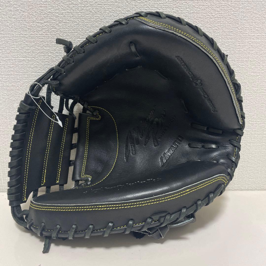 ミズノプロ 　硬式　キャッチャーミット　定価61,600円　1AJCH16000