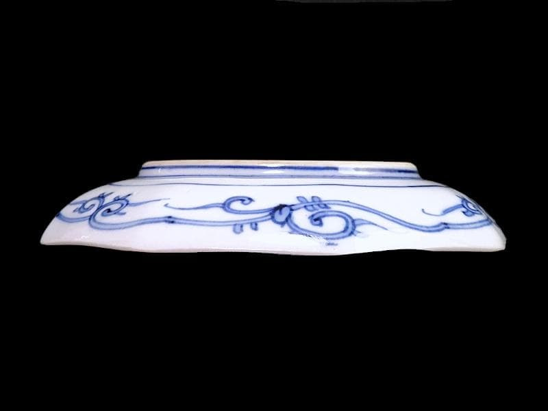 大聖寺伊万里　金襴　金唐草に青海波の図　描分八角６寸皿　２枚　079AS-CQe