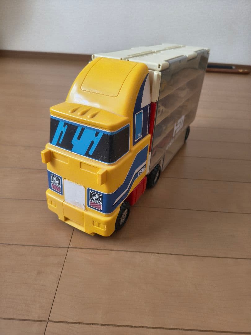 トミカ ミニカー収納トラック T516