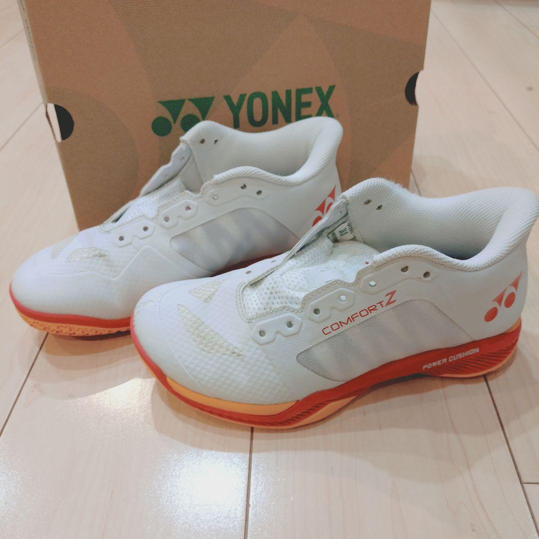 YONEXバドミントンシューズコンフォート　ワイド　24㌢
