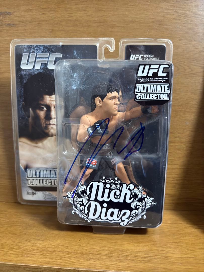 UFC Nick Diaz サイン入りフィギュア PSA/DNA 認証済み