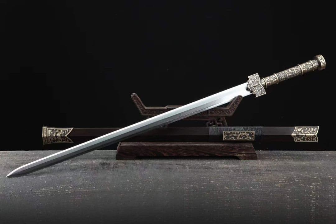 28寸龍吟漢剣（黒檀金） 古兵器 武具　刀装具　日本刀　模造刀 居合刀
