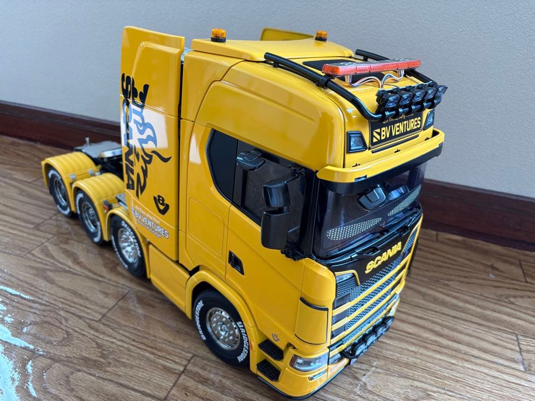 タミヤ　1/14RC スカニア 770 S 8x4/4 フルオペ