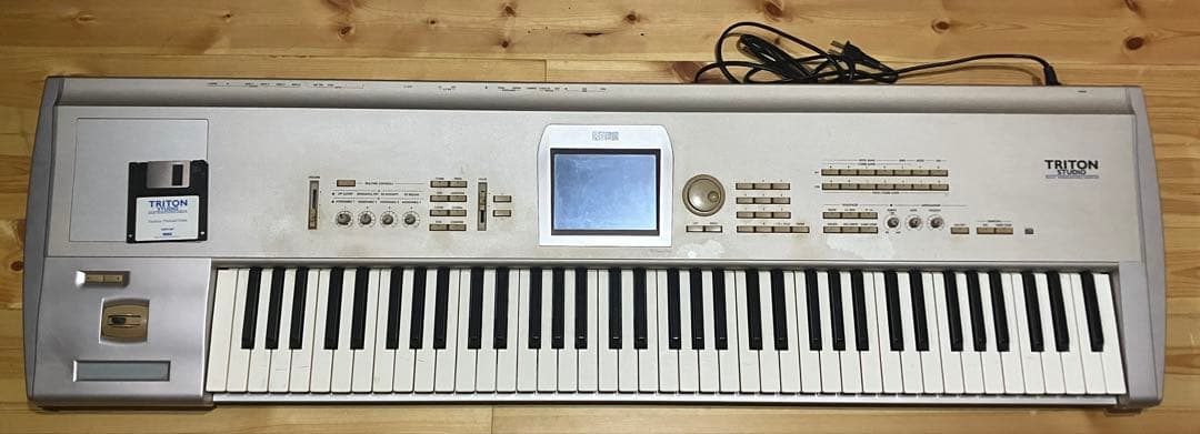 鍵盤楽器 KORG TRITON STUDIO