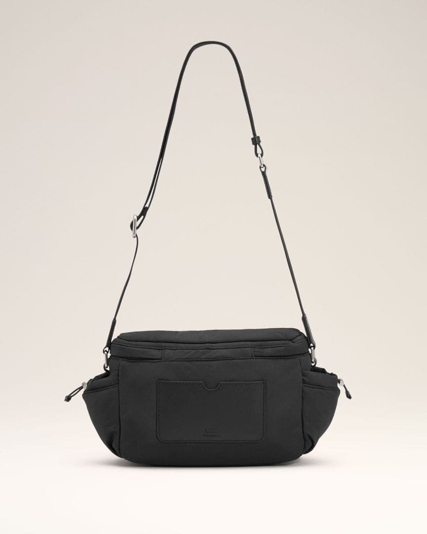 【美品】ami parisメッセンジャーバッグ