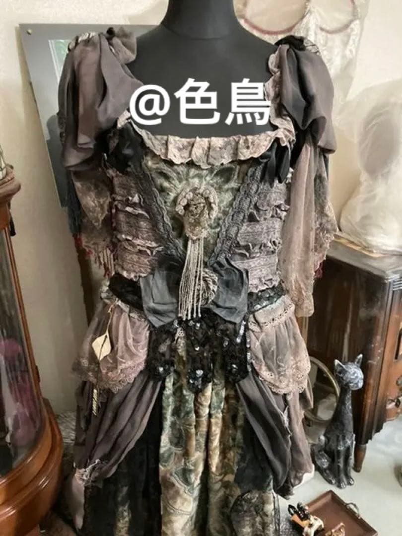サザビーズオークション 100万円落札品 中世アンティークドレス トルソー付