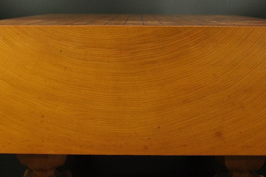囲碁 碁盤 本榧 良木目 足付 総高26.7cm 厚み15cm 良品(A266)