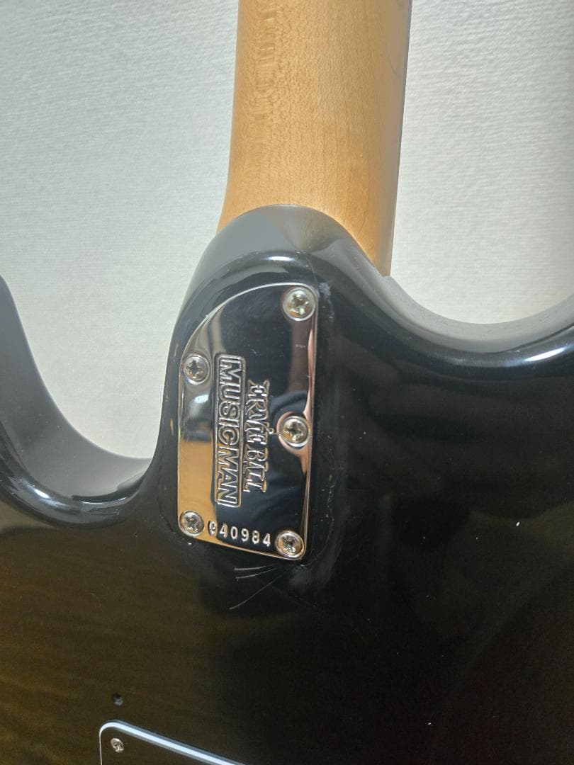 ギター MUSIC MAN Silhouette Special