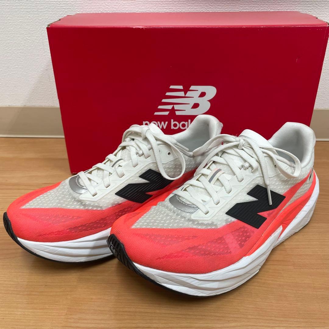 美品　ニューバランス　FuelCell Rebel V5 26センチ