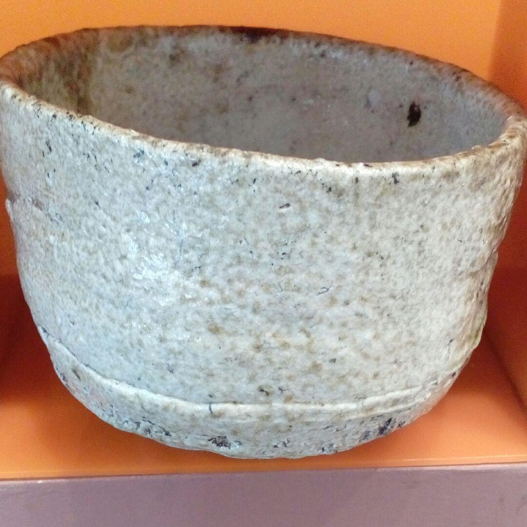 時代古伊賀焼詳細不明湾曲変形抹茶茶碗１２✕１１.５✕８サイズ風流なヘラ書き在銘品