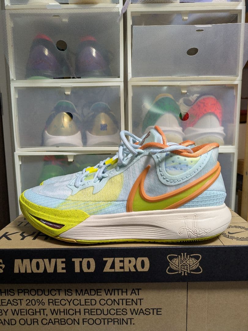 NIKE KYRIE 8 \