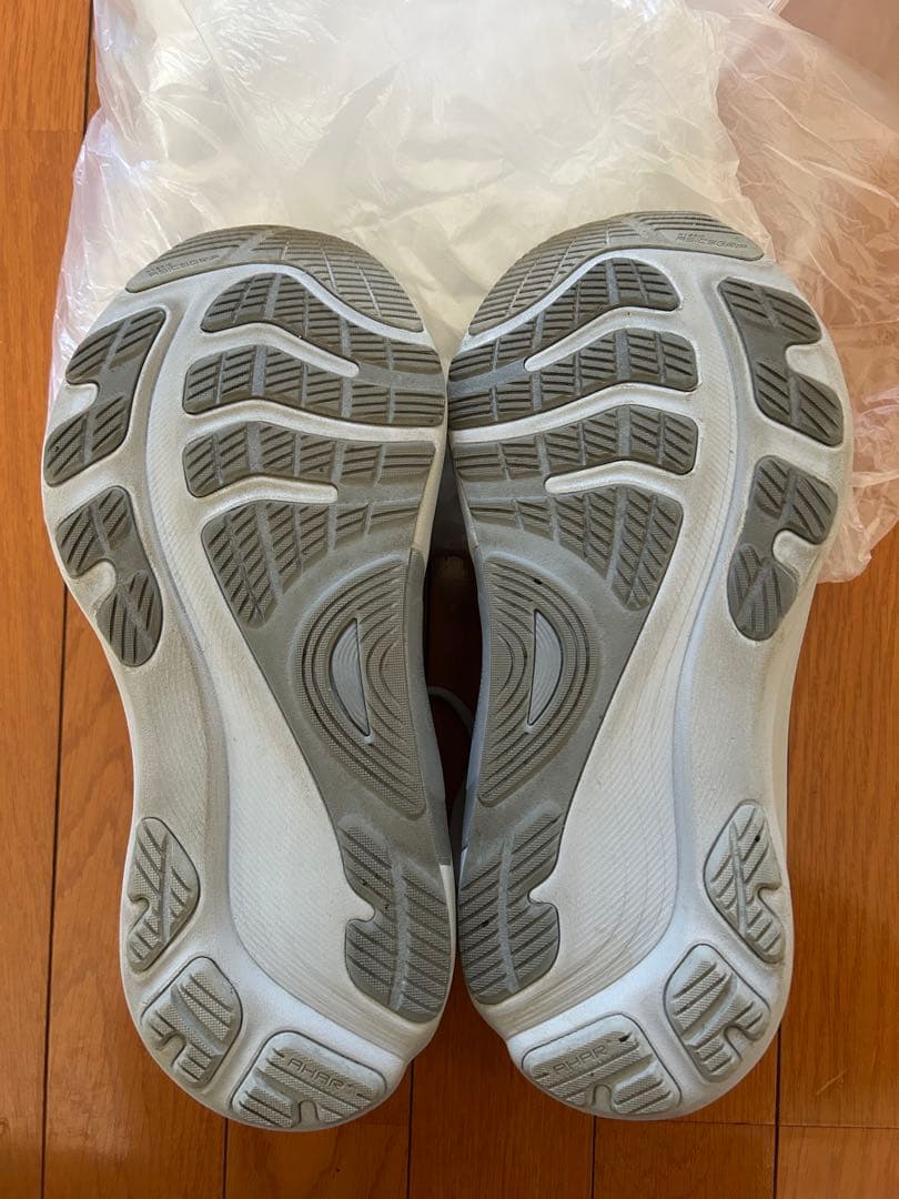 アシックスGEL-KAYANO 32 ピエドモント グレー27.5 cm 4E