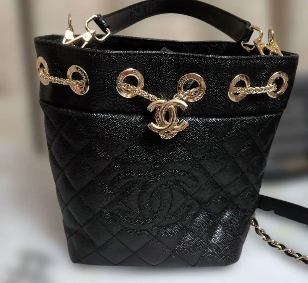 #CHANEL ブラックレザー ハンドバッグ　ノベルティ正規品ノベルティシール有