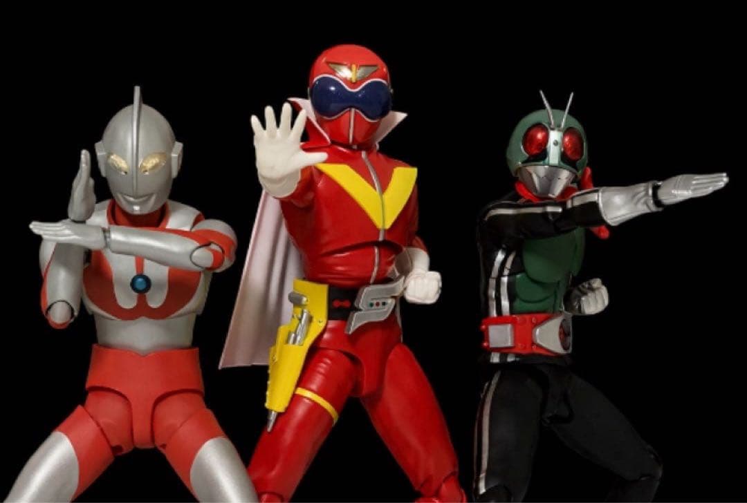 s.hフィギュアーツ　ウルトラマン　アカレンジャー　仮面ライダー1号　セット