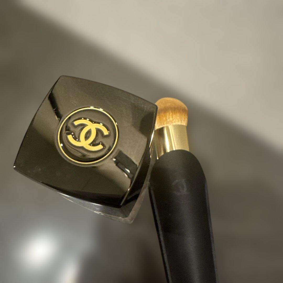 CHANEL サプリマージュ　レサンスドゥ タンB20ファンデーショ　ブラシ付き