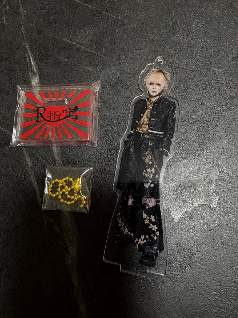 R指定 マモ アクスタ チェキ