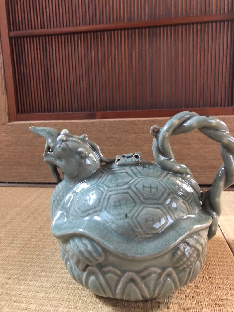 高麗青磁　瑞獣（ずいじゅう）水注（すいちゅう）