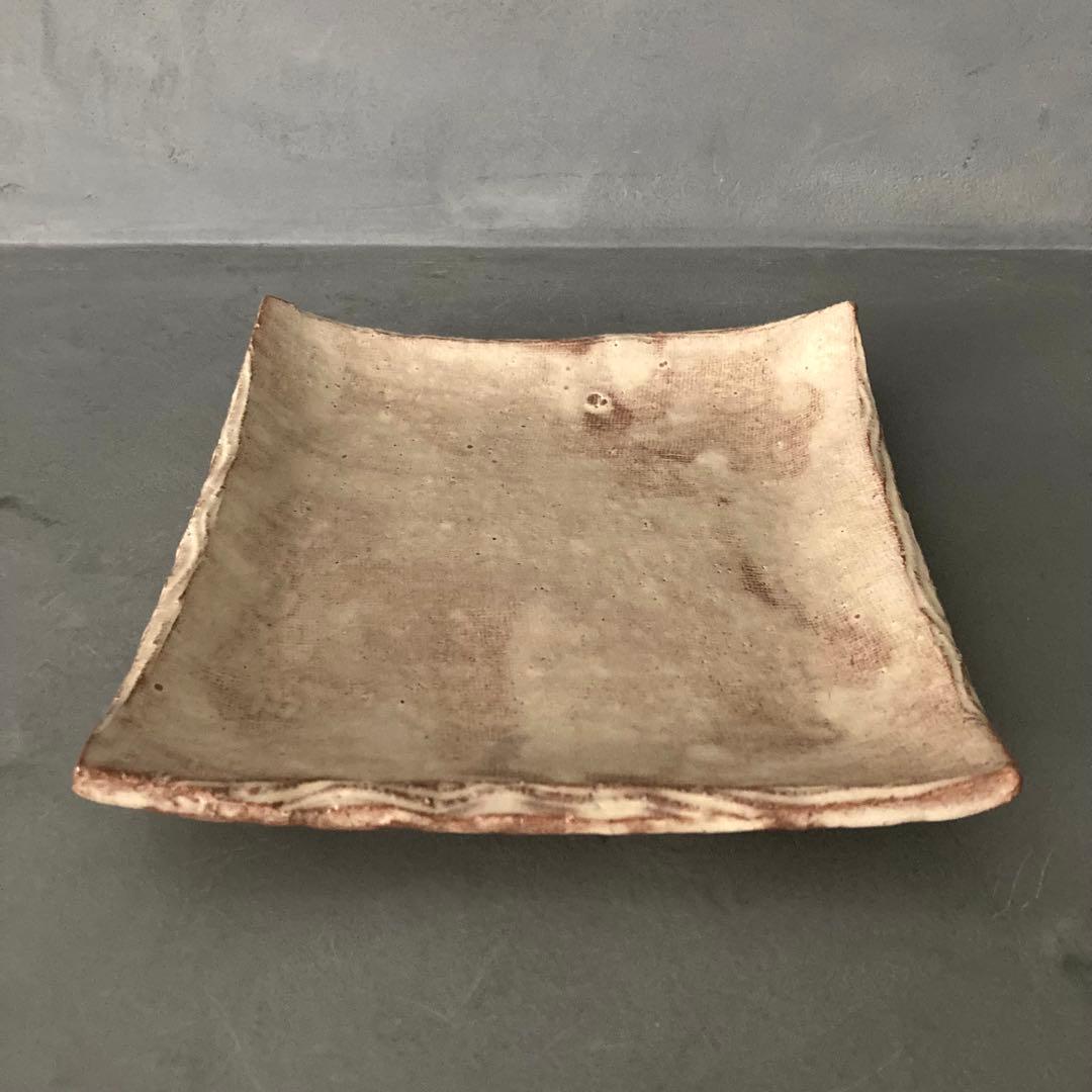 萩焼 梅田陶楽 皿 平皿 ベージュ 8cm×8.5cm×3cm