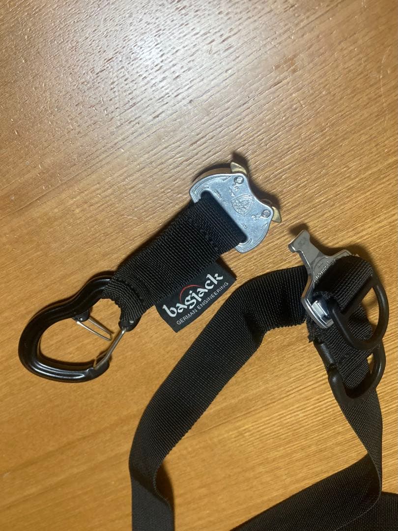 BASGACK コブラバックルカラビナ付きストラップ