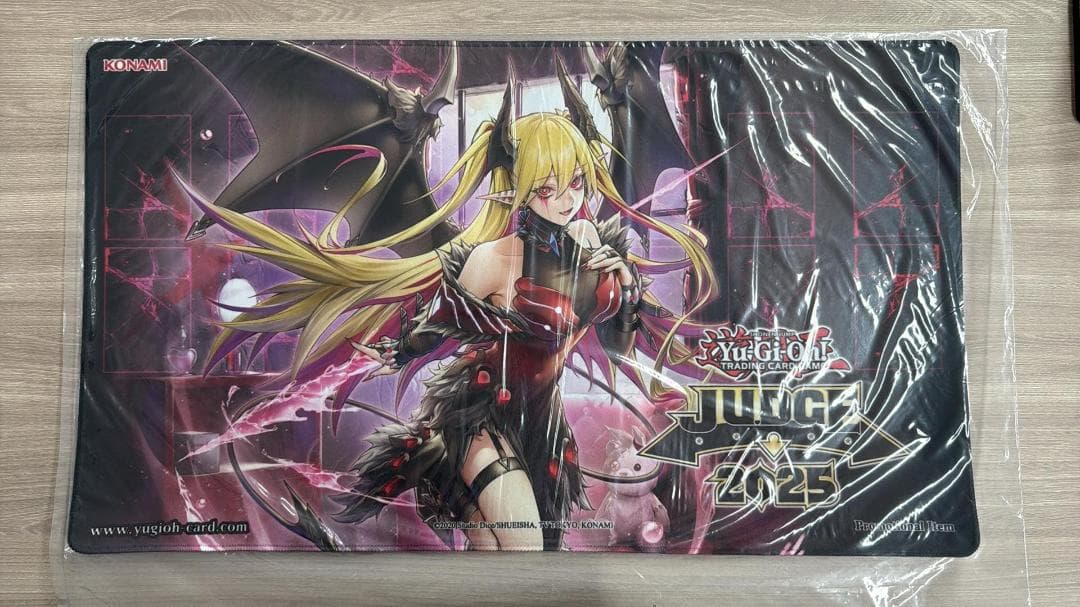 遊戯王 公式 JUDGE 2025 紅涙の魔ラクリモーサ プレイマット 北米版