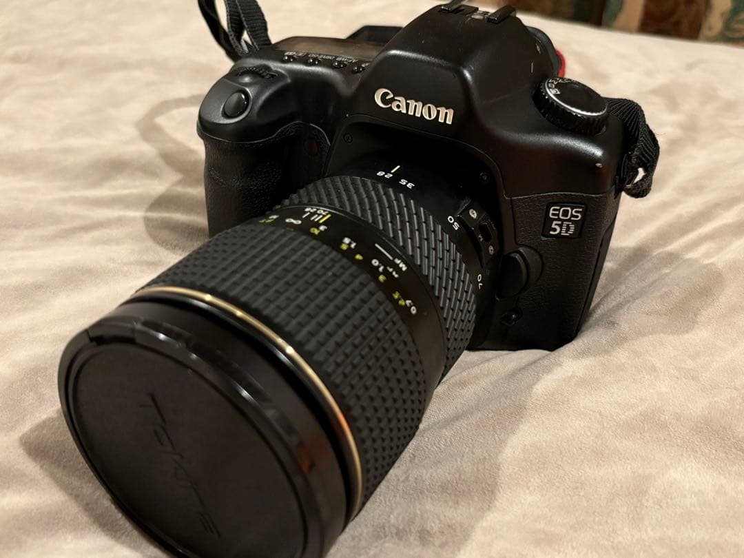 Canon EOS 5D デジタル一眼レフ　F2.8レンズ付き