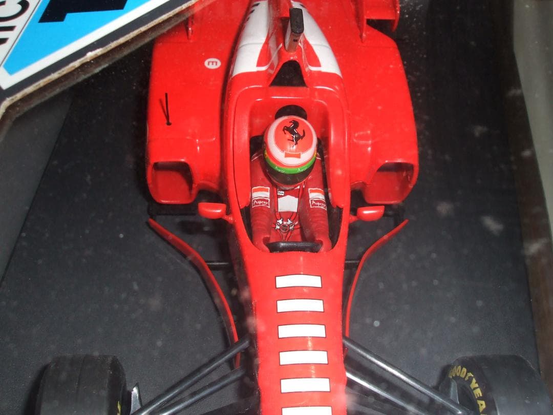 フェラーリ　F１　アーバイン　＃６　（ラウンチ？）　ミニチャンプス　１／１８