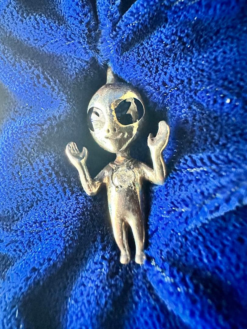 【田中貴金属製】輝け！ U.T. 宇宙人 ペンダントトップダイヤモンド0.1ct